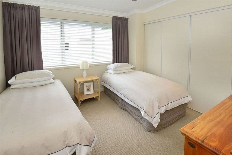 Photo of property in 42 Parkside Drive, Orewa, 0931