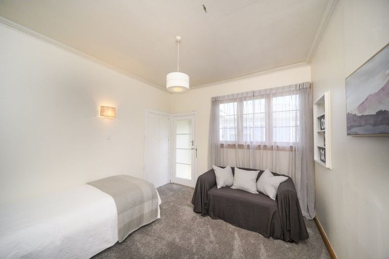 Photo of property in 32 Rangitira Avenue, Palmerston North, 4414