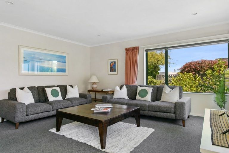 Photo of property in 30 Fairview Terrace, Waipahihi, Taupo, 3330