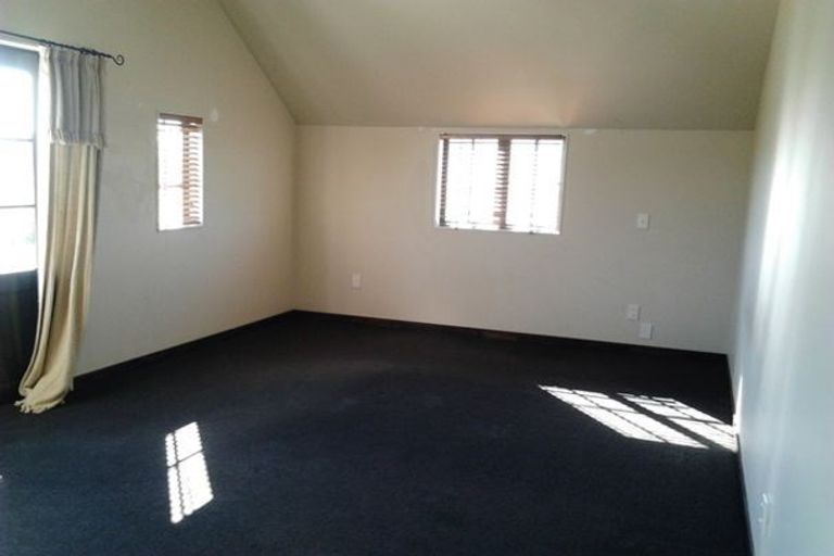 Photo of property in 21 Skerman Line, Newbury, Palmerston North, 4478