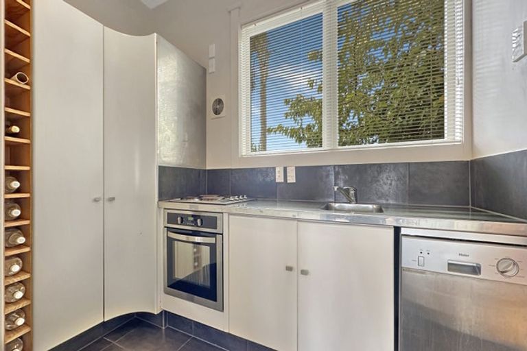 Photo of property in 52 Formby Avenue, Point Chevalier, Auckland, 1022