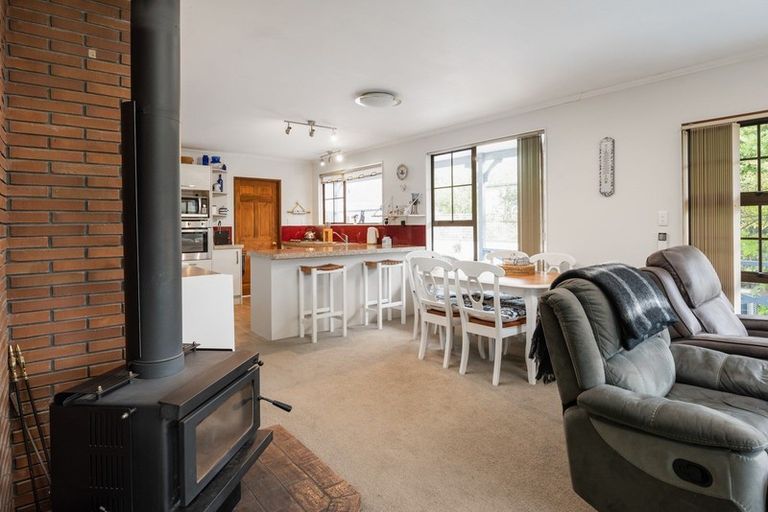 Photo of property in 168 Waikawa Road, Picton, 7220