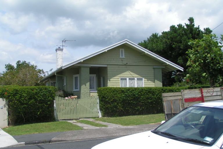 Photo of property in 15 Rewiti Avenue, Takapuna, Auckland, 0622