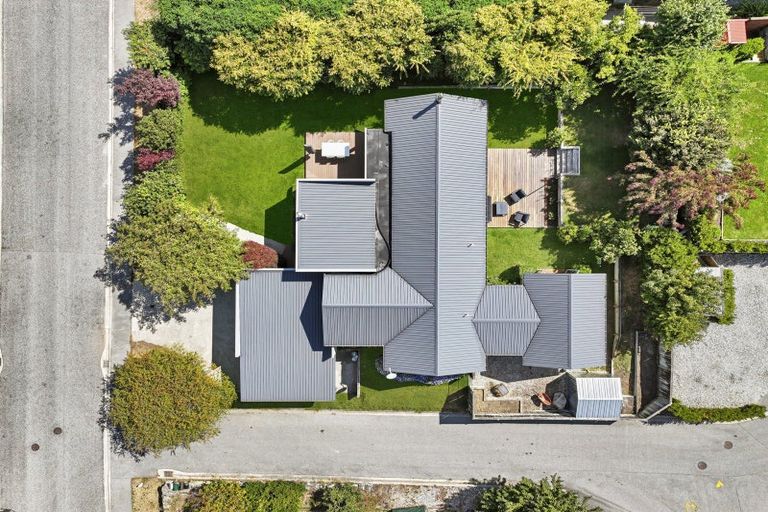 Photo of property in 88 Rob Roy Lane, Wanaka, 9305