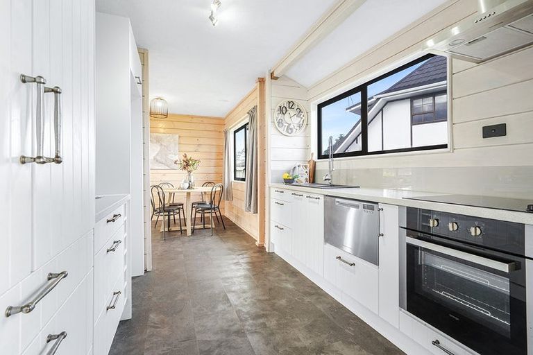 Photo of property in 43 Waterford Road, Fitzroy, Hamilton, 3206