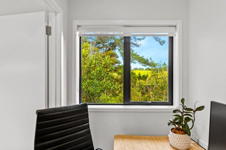 Photo of property in 75 Glenvar Ridge Road, Long Bay, Auckland, 0630