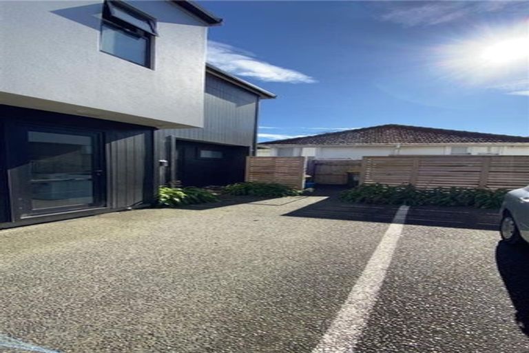 Photo of property in 2/338 Oxford Terrace, Avalon, Lower Hutt, 5011