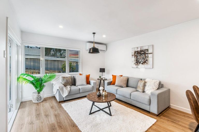 Photo of property in 243a Glengarry Road, Glen Eden, Auckland, 0602