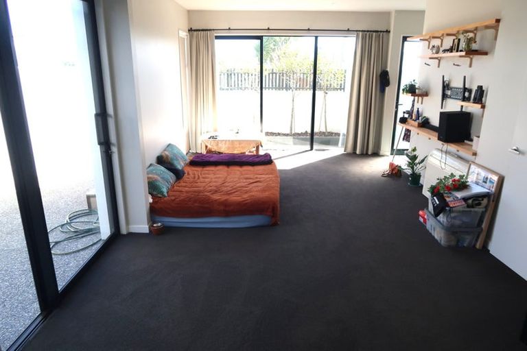 Photo of property in 4/6 Oswald Crescent, Paparangi, Wellington, 6037