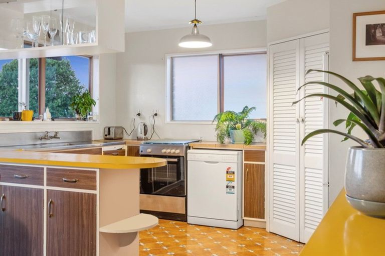 Photo of property in 25 Bellevue Road, Brookfield, Tauranga, 3110