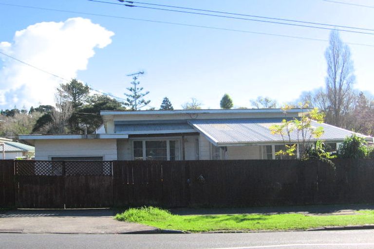 Photo of property in 3 Withers Road, Glen Eden, Auckland, 0602