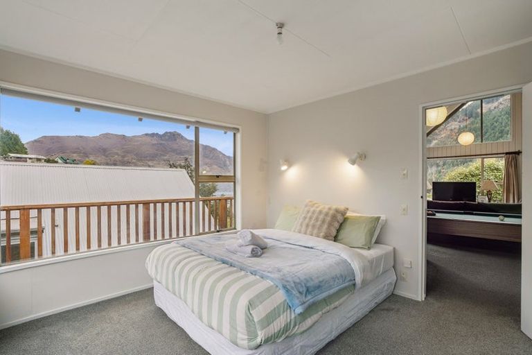 Photo of property in 21 Watts Road, Fernhill, Queenstown, 9300