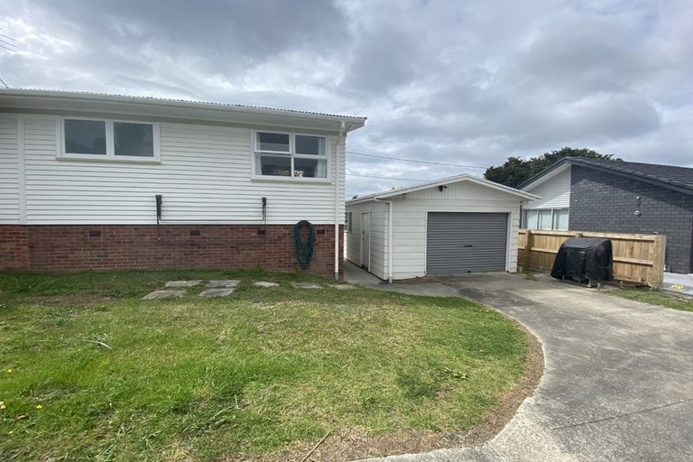Photo of property in 294 Wairau Road, Glenfield, Auckland, 0629