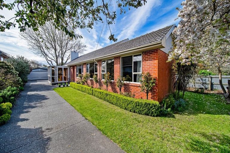 Photo of property in 32 Coniston Avenue, Ilam, Christchurch, 8041