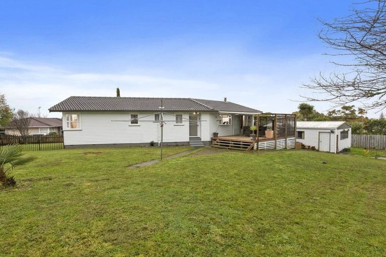 Photo of property in 22 Manapouri Place, Pakuranga Heights, Auckland, 2010