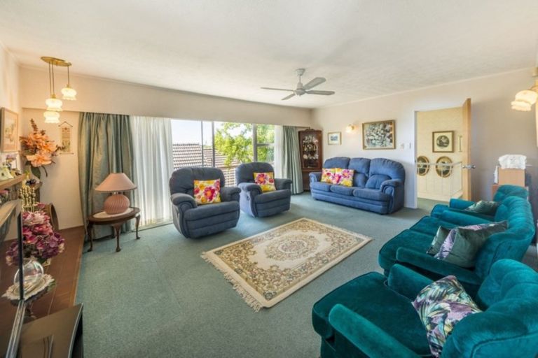 Photo of property in 19 Maxwelton Drive, Mairangi Bay, Auckland, 0630