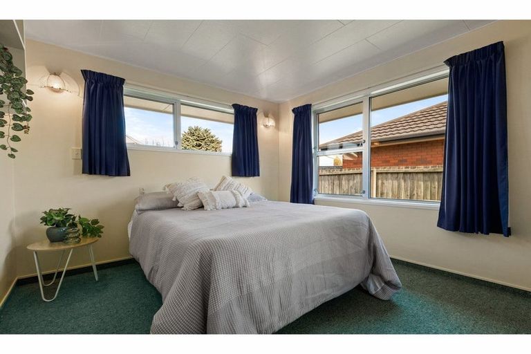 Photo of property in 12a Gamblins Road, Saint Martins, Christchurch, 8022