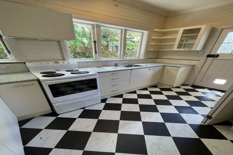 Photo of property in 75 Chamberlain Road, Karori, Wellington, 6012