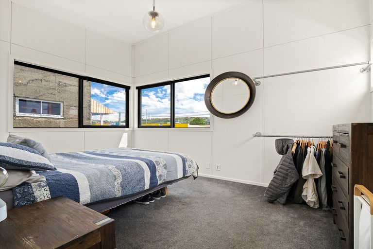 Photo of property in 108 Oxford Street, South Dunedin, Dunedin, 9012