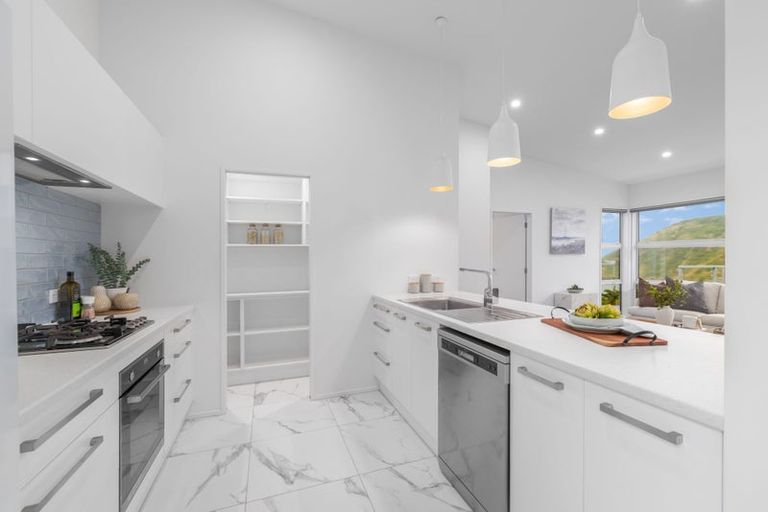 Photo of property in 8 Cass Bay Place, Cass Bay, Lyttelton, 8082