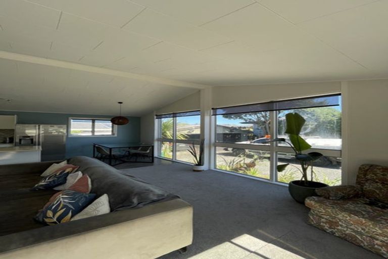 Photo of property in 17 Halsey Street, South New Brighton, Christchurch, 8062