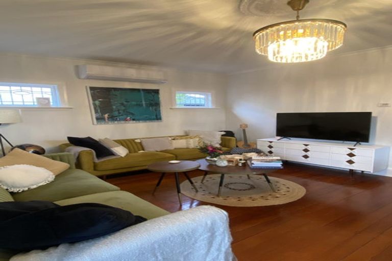 Photo of property in 12 Packe Street, Edgeware, Christchurch, 8013