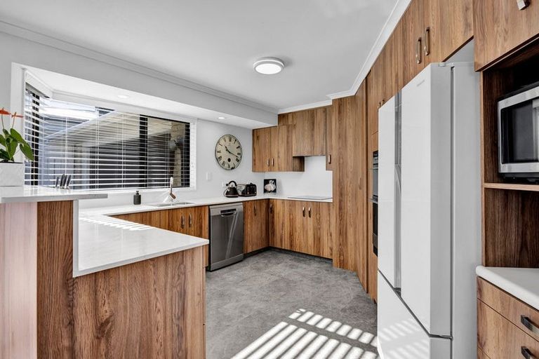 Photo of property in 1/27 Whiteley Street, Moturoa, New Plymouth, 4310