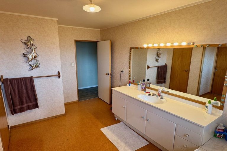 Photo of property in 2 Oakleigh Rise, Oakleigh, Whangarei, 0171