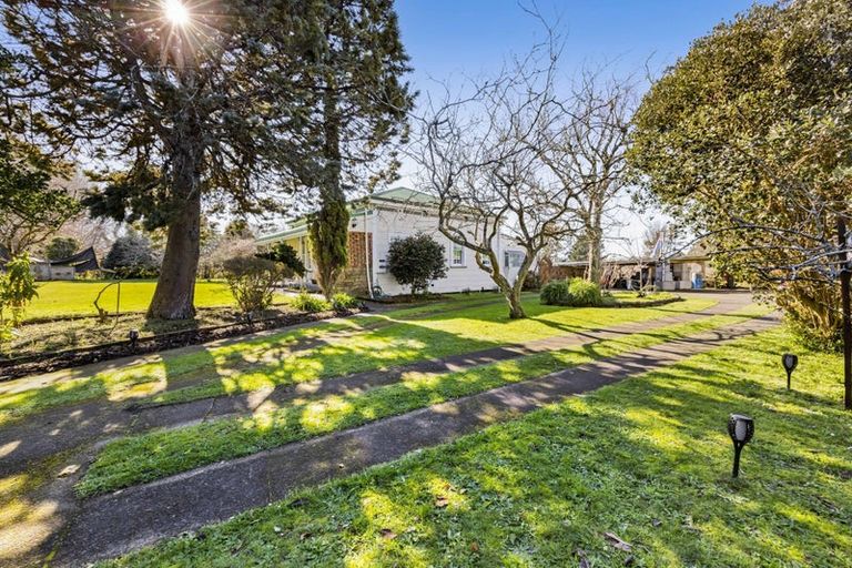 Photo of property in 24 Castle Street, Eltham, 4322