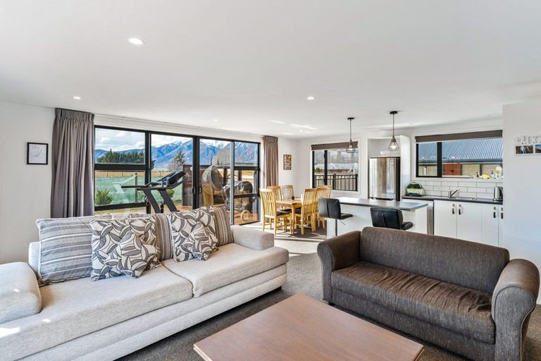 Photo of property in 9 Cirrus Place, Omarama, 9412