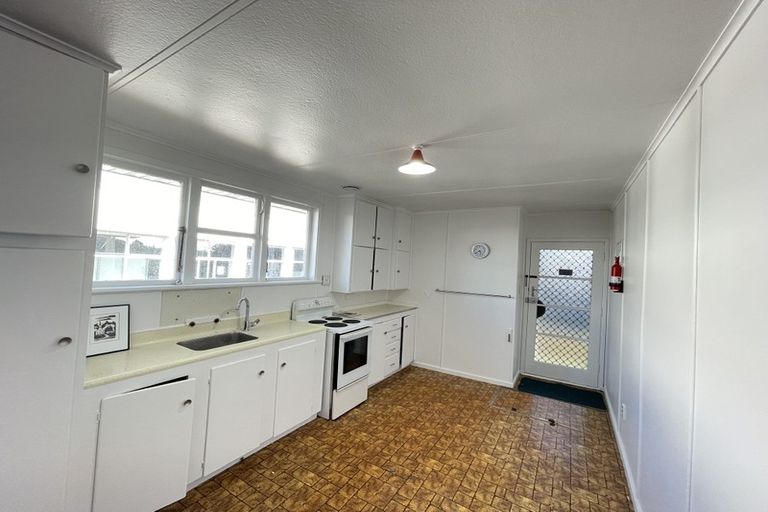 Photo of property in 11 Young Road, Mount Wellington, Auckland, 1060