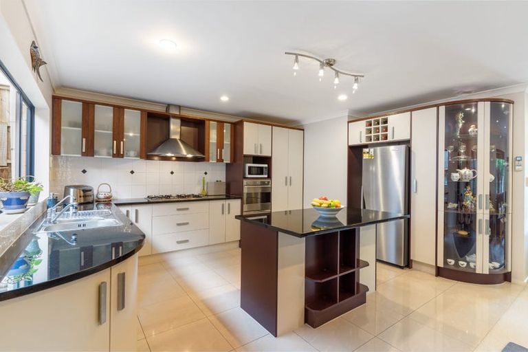 Photo of property in 1a Simmental Crescent, Somerville, Auckland, 2014