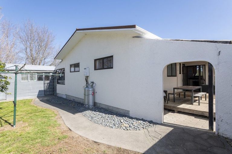 Photo of property in 16 Campion Road, Riverdale, Gisborne, 4010