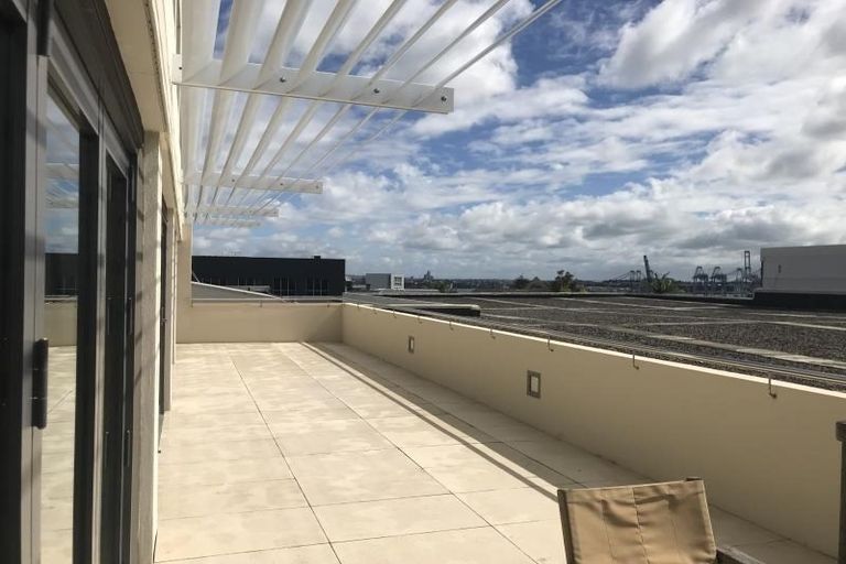 Photo of property in Heards Building, 303/2 Ruskin Street, Parnell, Auckland, 1052