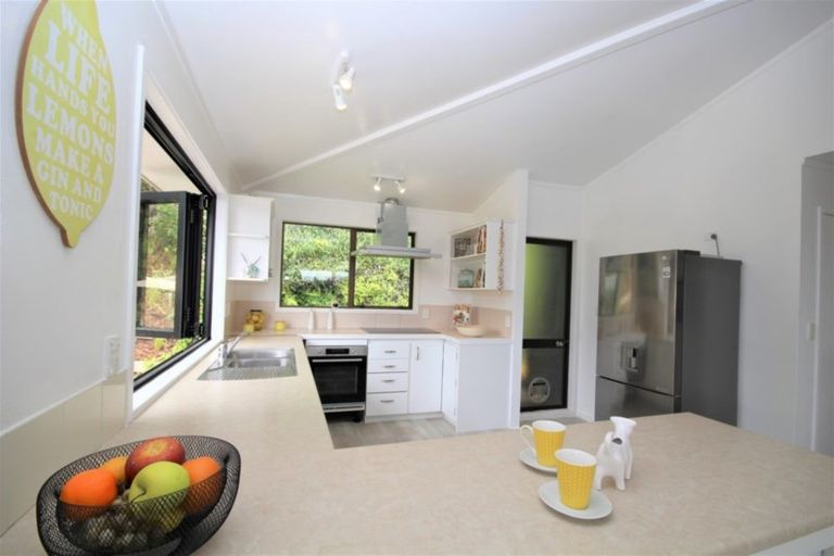 Photo of property in 986 Sandspit Road, Sandspit, Warkworth, 0982