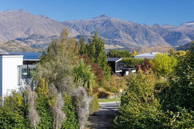 Photo of property in 10 Penrith Park Drive, Wanaka, 9305