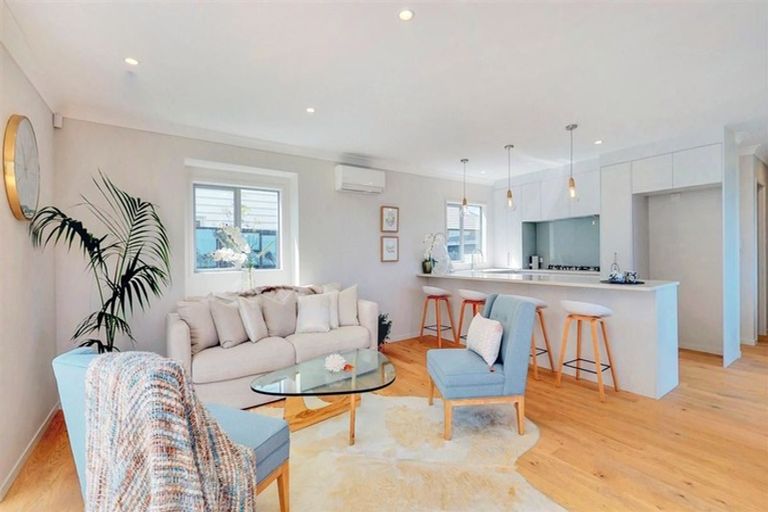 Photo of property in 139c Bucklands Beach Road, Bucklands Beach, Auckland, 2012