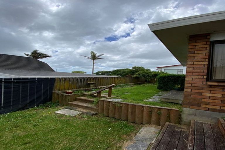 Photo of property in 2/10 Wilisa Rise, Goodwood Heights, Auckland, 2105