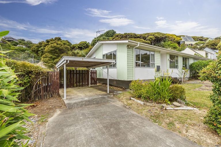 Photo of property in 11 Yarrow Place, Papakowhai, Porirua, 5024