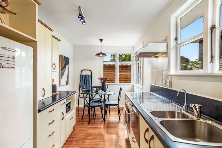 Photo of property in 1d Hendon Place, West End, Palmerston North, 4412