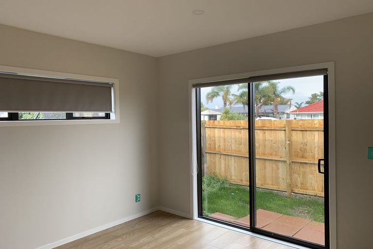 Photo of property in 5 Tawa Road, Te Atatu Peninsula, Auckland, 0610