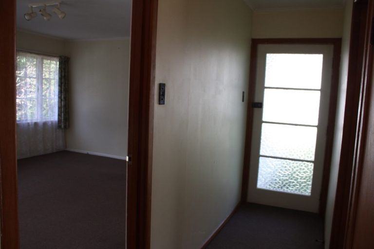 Photo of property in 17 Wilsher Crescent, Henderson, Auckland, 0612