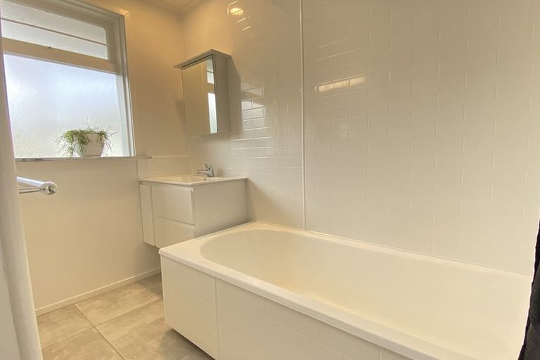 Photo of property in 115 Wallace Road, Mangere Bridge, Auckland, 2022