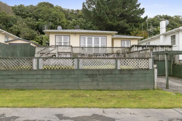 Photo of property in 8 Puriri Street, Wainuiomata, Lower Hutt, 5014