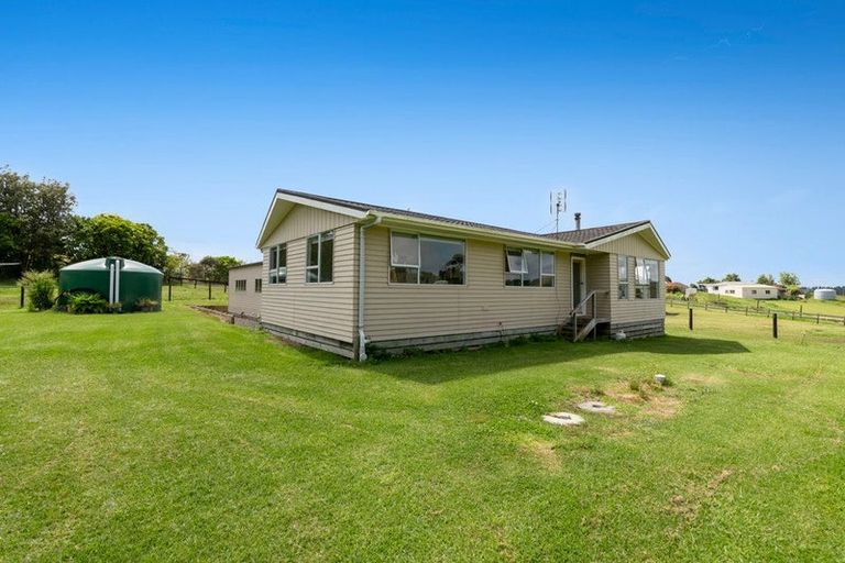 Photo of property in 47 Crosland Road, South Head, Helensville, 0874