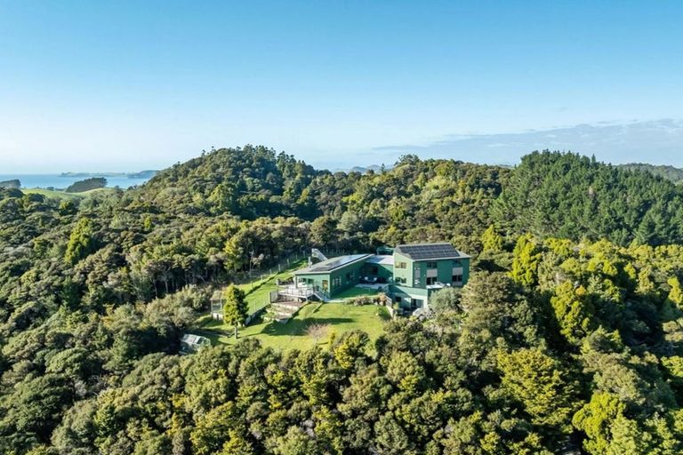 Photo of property in 1559 Pataua Road North, Pataua North, Whangarei, 0175