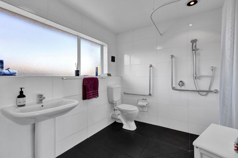 Photo of property in 17 Motukari Place, Onaero, Waitara, 4383