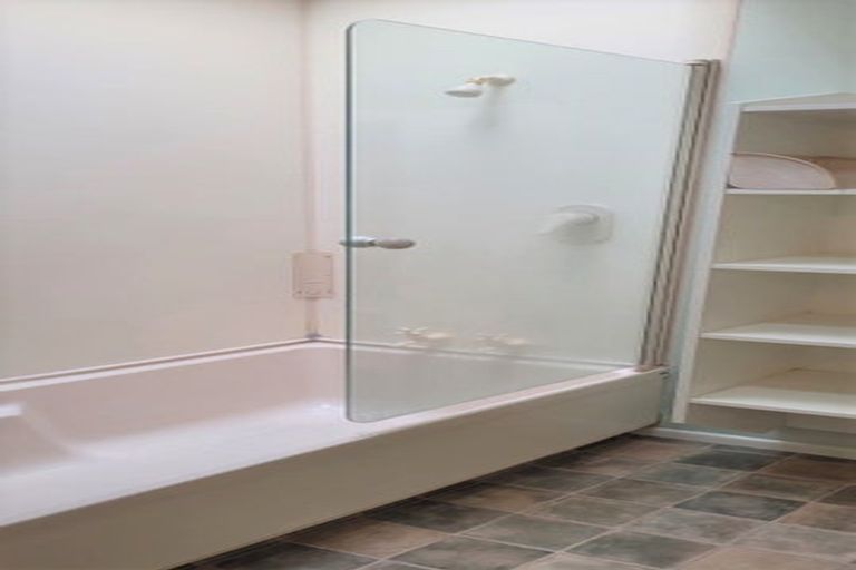 Photo of property in 28 Cambridge Street, Tawa, Wellington, 5028