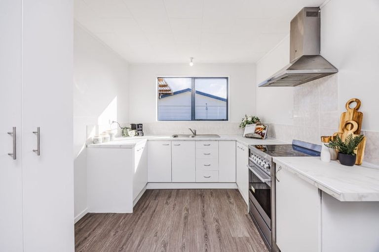 Photo of property in 47a Sutton Crescent, Papakura, 2110