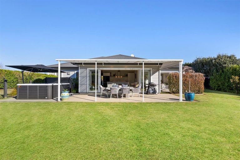 Photo of property in 6 Fruitlands Road, Kumeu, 0810